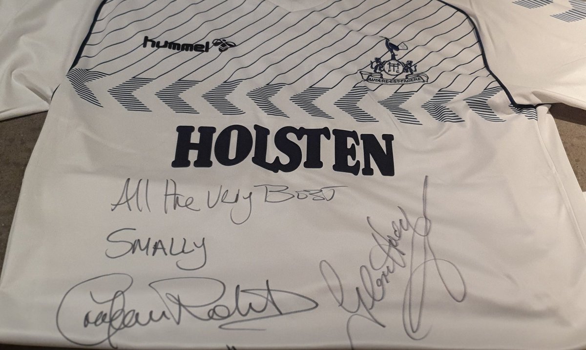 small251's tweet photo. What an absolute pleasure to see these 2 Tottenham Hotspur legends #GrahamRoberts & #GlennHoddle great night with great stories and Q&A from 2 of our greats🤍💙👏🏻👏🏻👏🏻👏🏻COYS<| https://t.co/RiVNpI6lEP