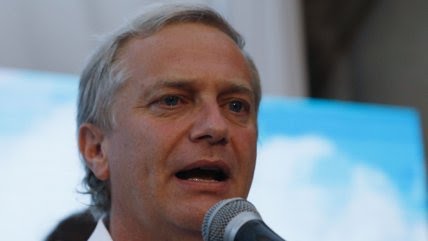 José Antonio Kast:
"Hay momentos para vacacionar y momentos para gobernar por ejemplo yo nunca he tomado vacaciones porque nunca he trabajado ni he gobernado"
