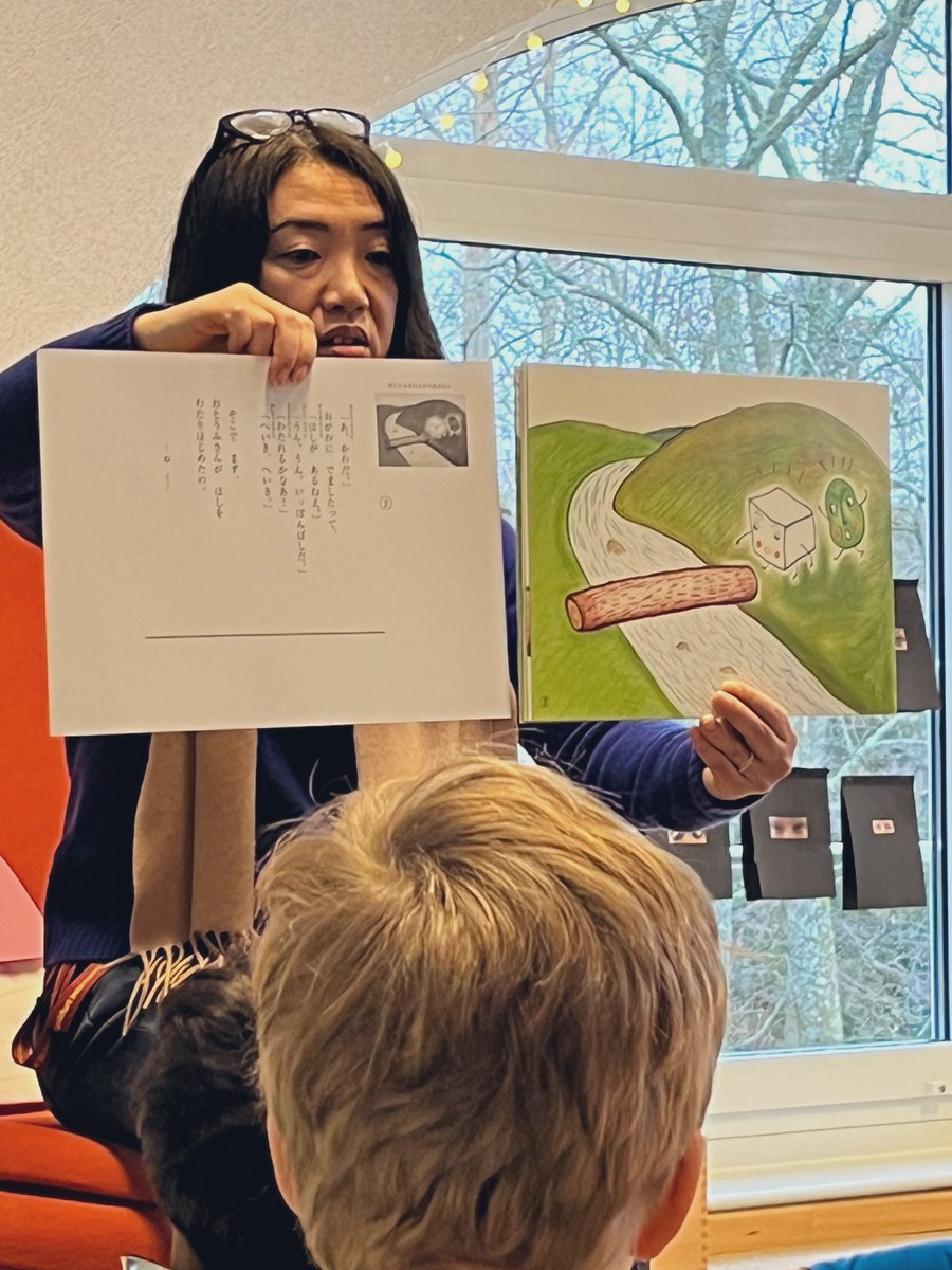 The end of Day 5 Mystery Readers was awesome. @FIS_School US Librarian came and read us a Japanese story about a tofu and a bean. Loved it! First in Japanese and then English. #awesomeweek #librariansarecool