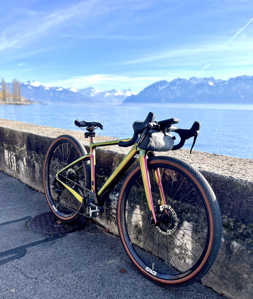 petitecycliste's tweet image. My life may be a shitshow but sometimes it’s beautiful. #Switzerland #cycliste #cycling