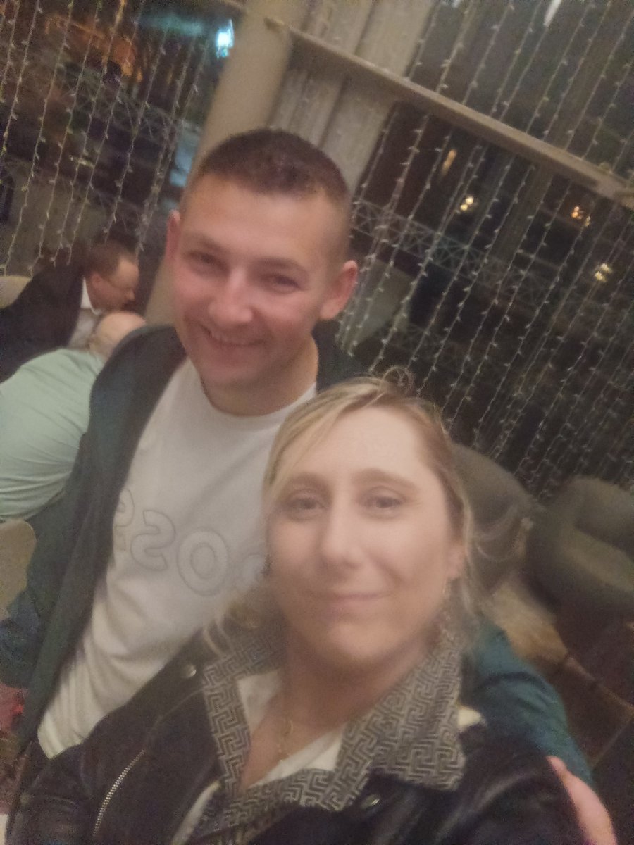 Kaydance88's tweet photo. My two new pals😁🎯🍻 @NathanAspi @Michael180Smith @jenm90 #Belfast #Darts #CazooPremierLeague #Hilton https://t.co/FqhuqaBh3M
