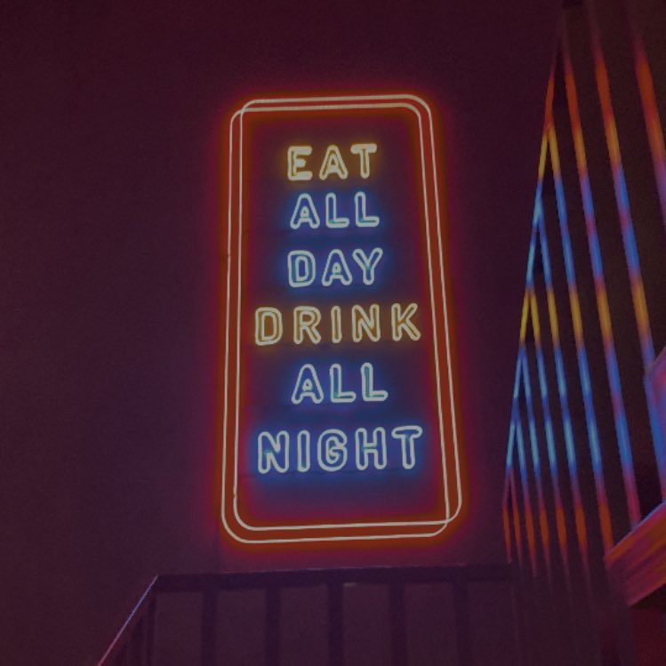 moonstacr's tweet image. Tw // Alkohol.

Godaan setan emang nampol.