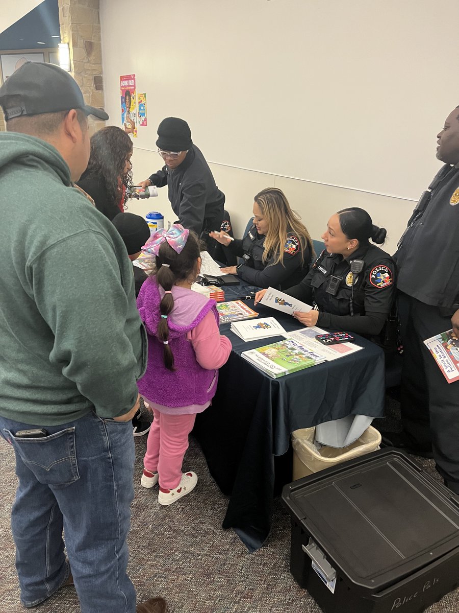 Klein ISD Police (@kleinisdpd) on Twitter photo 100 Days Wiser, that's Owl-some! 🦉
Thank you <a href="/GraceEngKISD/">Grace England ECC</a> for inviting Police Pals to participate in your 100 Days Smarter - Parent Night and Spring Open House! #KleinFamily #KleinISDPRSquad SD 100 Days Wiser, that's Owl-some! 🦉
Thank you <a href="/GraceEngKISD/">Grace England ECC</a> for inviting Police Pals to participate in your 100 Days Smarter - Parent Night and Spring Open House! #KleinFamily #KleinISDPRSquad SD
