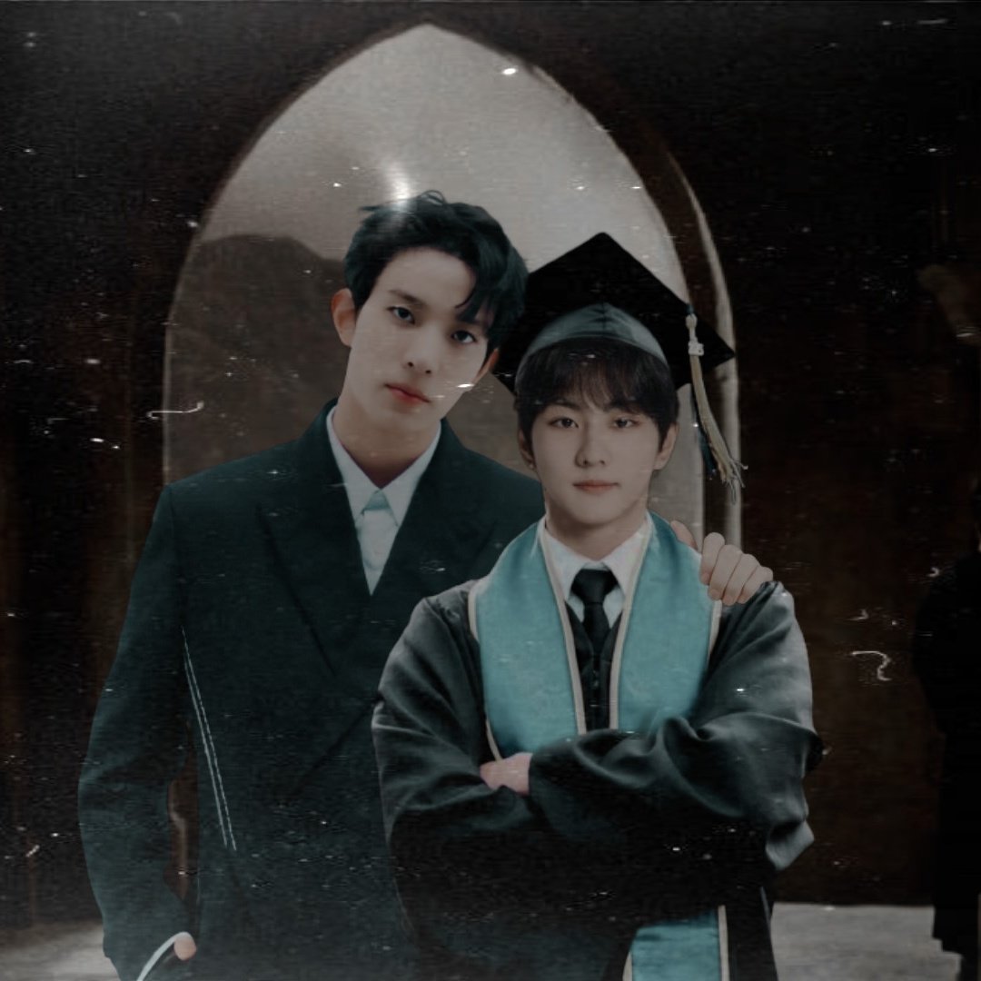 VerspieIter's tweet image. ㅤㅤ 
ㅤㅤ
Been here since day one, and you're still my only one. Happy graduation, Love. I'm sooo proud of you. 🤍
ㅤㅤ
ㅤㅤㅤㅤ