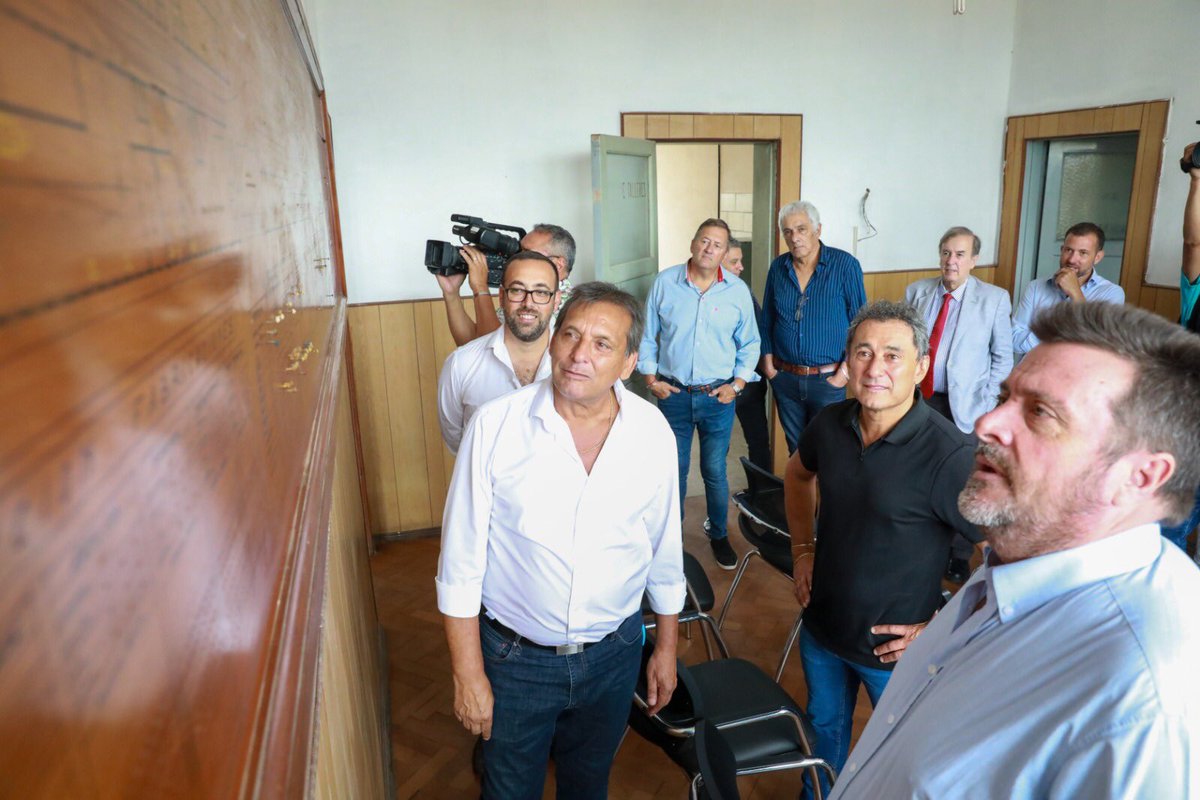 sasia_sergio's tweet photo. En San Cristóbal, Santa Fé, dando el puntapié inicial para la puesta en valor de los Ex Talleres Ferroviarios, donde ingresarán en principio 20 trabajadores y trabajadoras. Allí se proyecta el Parque INSES (Industrial, Social, Educativo y Sanitario). 

VAMOS POR MAS ! https://t.co/iQqHBhoSIZ