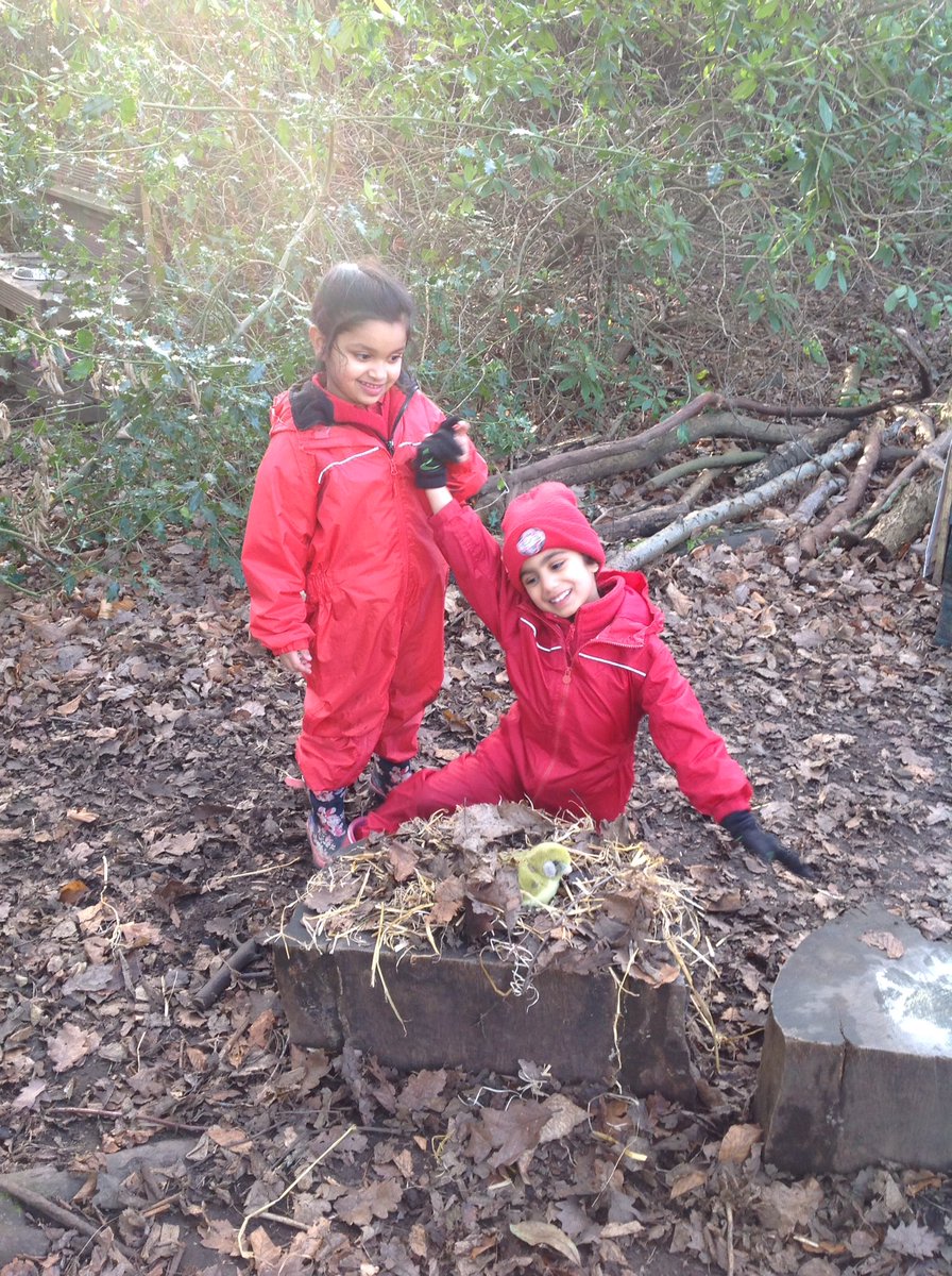 BGS_LowerSch's tweet photo. Reception in outdoor learning this week. We talked about new life in spring and made some birds nests #BGS_Reception #BGS_Outdoorlearning https://t.co/1GmmnAwJyF