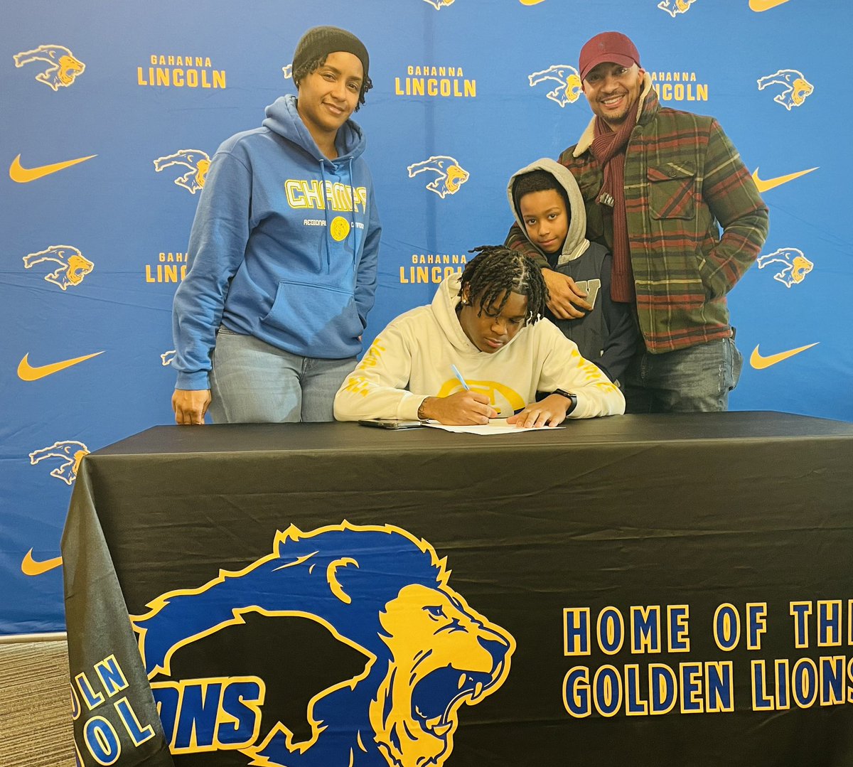 Gahanna Lincoln Boys T&F tweet media