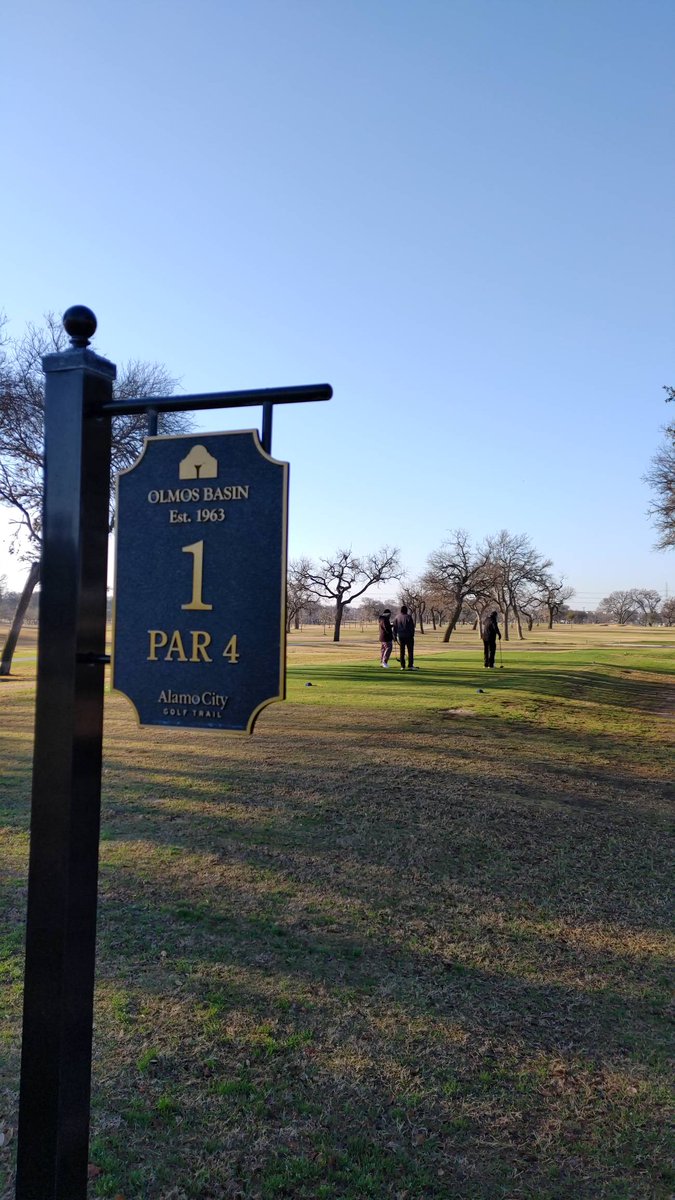 AlamoCityGolf's tweet photo. TGIF! Good morning from BEAUTIFUL Olmos Basin! Temperature is going to break into the 50s today so come on out.

#GolfOlmosBasin #CrispWeather https://t.co/IOdzhKOwkn