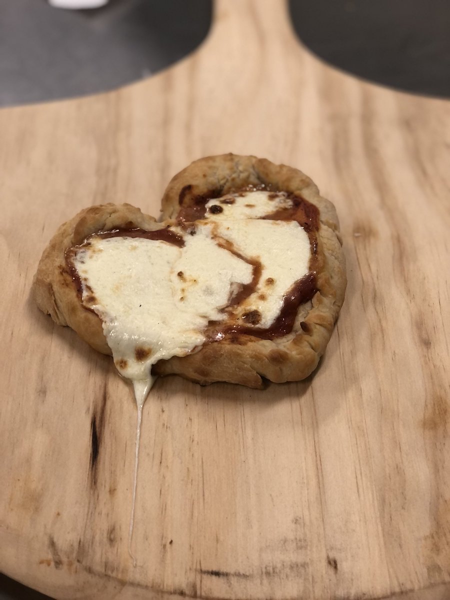 MurrayMKTG's tweet photo. My Gourmet Foods classes got to make pizzas first this year, and our students did great! Blasted Italian music while making some Margherita pizza 🇮🇹 https://t.co/8kRIyDMNv2