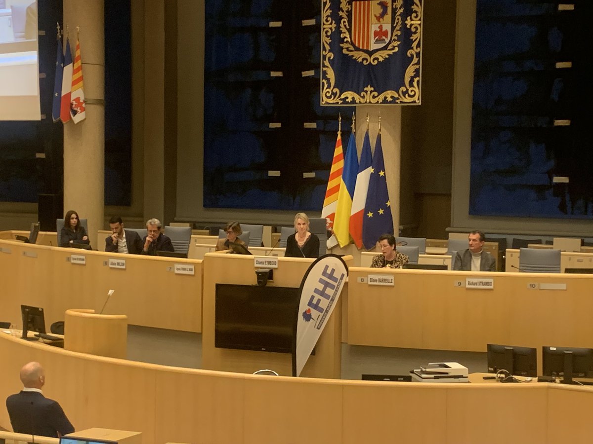 fhf_paca's tweet photo. La seconde table ronde débute : Comment coordonner les nombreuses initiatives des collectivités ? 🥳

Nos intervenants échangent avec notre grand témoin @agnesfirmin, Ministre déléguée auprès du Ministre de la santé et de la prévention 👏🏻🎊 https://t.co/1xJKyPJV4m