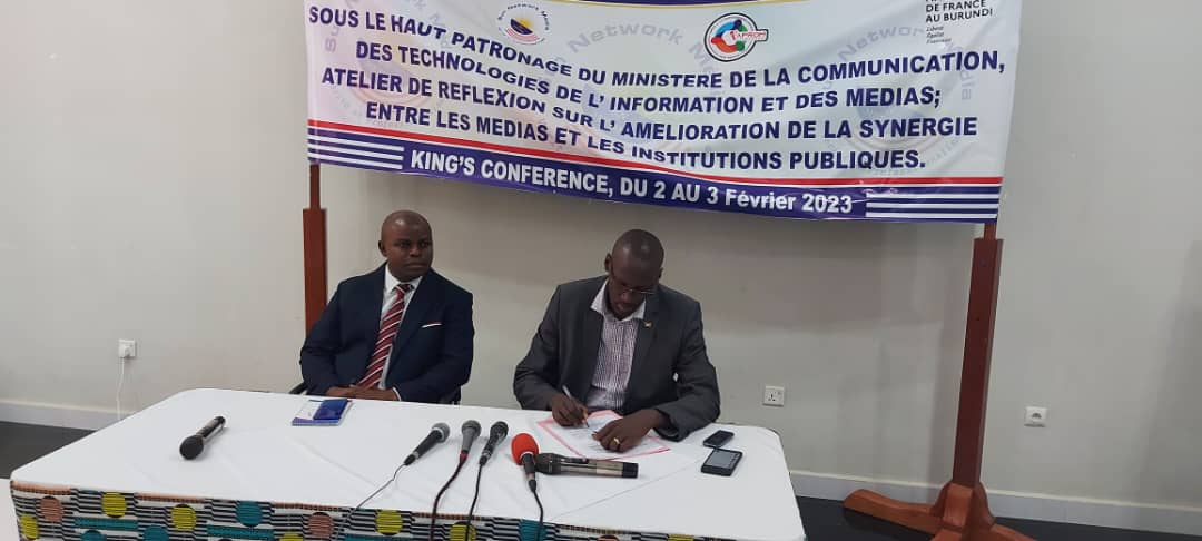 AgasekeTv's tweet photo. #Burundi #SNMédia, à travers son programme d'appui à la professionnalisation des Médias #APROM appuyé par @franceauburundi  organise,ce vendredi le 3/2/2023 un atelier de réflexion sur l'amélioration de la Synergie entre les médias et les institutions publique @CNC_BURUNDI https://t.co/slJOQU094v