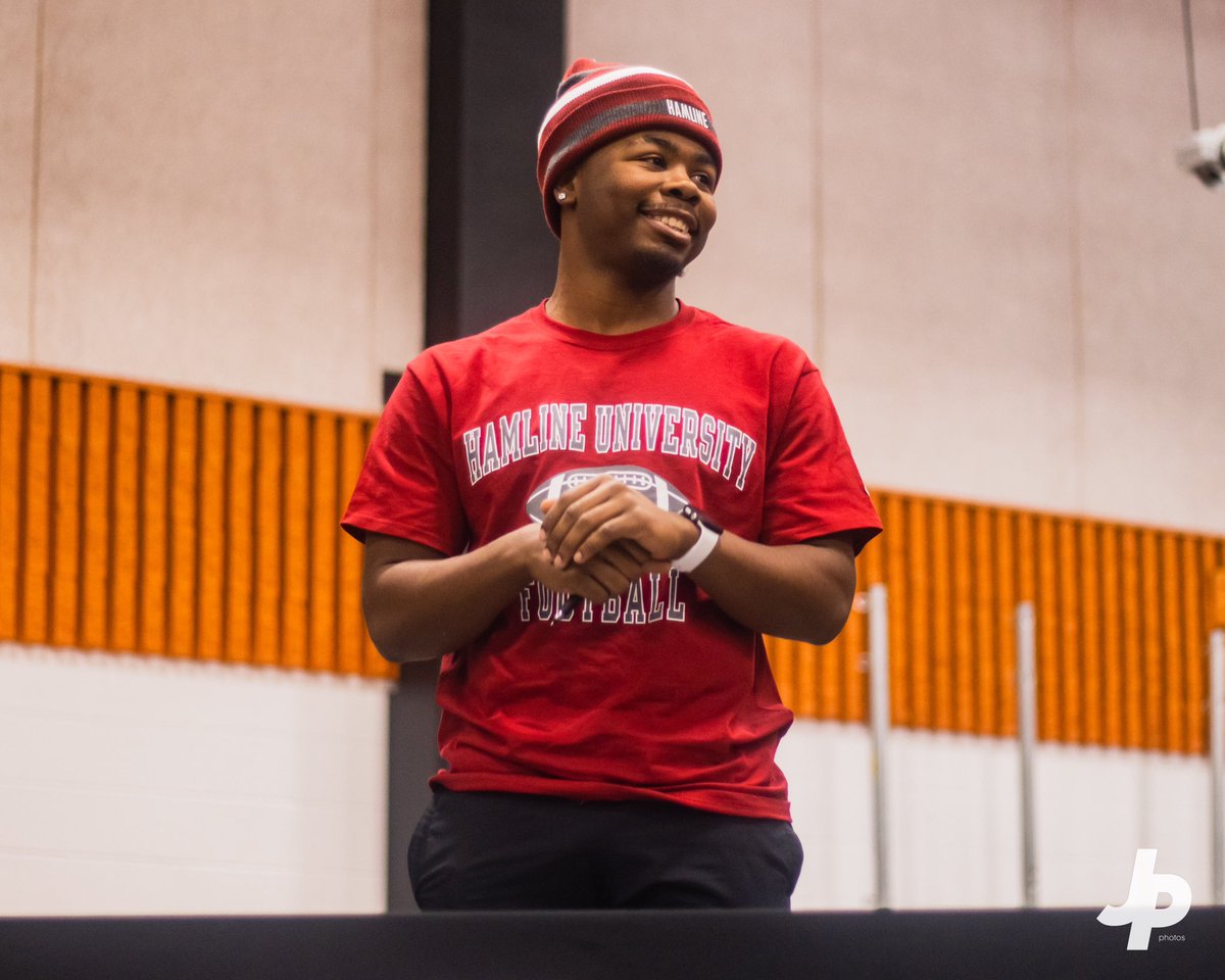 Congrats to <a href="/KellumJerone/">Jerone Kellum Jr</a> on signing his letter of intent to play MIAC football at Hamline University <a href="/HamlineFootball/">Hamline Football</a>! You’ve have been a grinder since day one! Thanks you for your commitment. Excited for the future! Go Orioles! #OsseoPride #TEAM