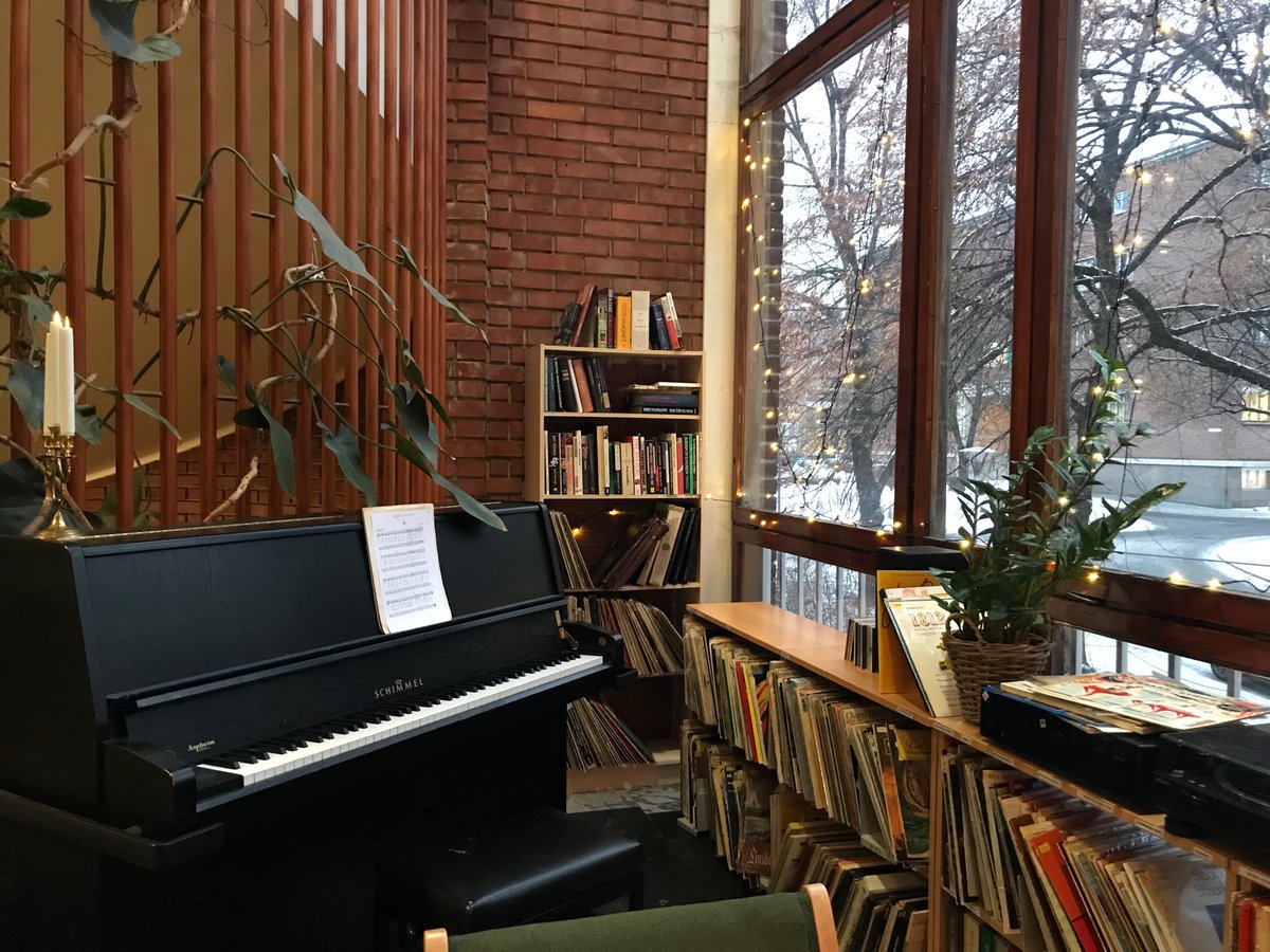 raukarna's tweet photo. Started a very exciting new chapter last week - I’m now officially a postdoctoral fellow in the musicology department at @UniOsloHF. Delighted to be working with @AineMaps on the #prisonsofnote project, exploring music, sound and power in prisons in Norway, Iceland and Ireland!! https://t.co/nda34cJhaz