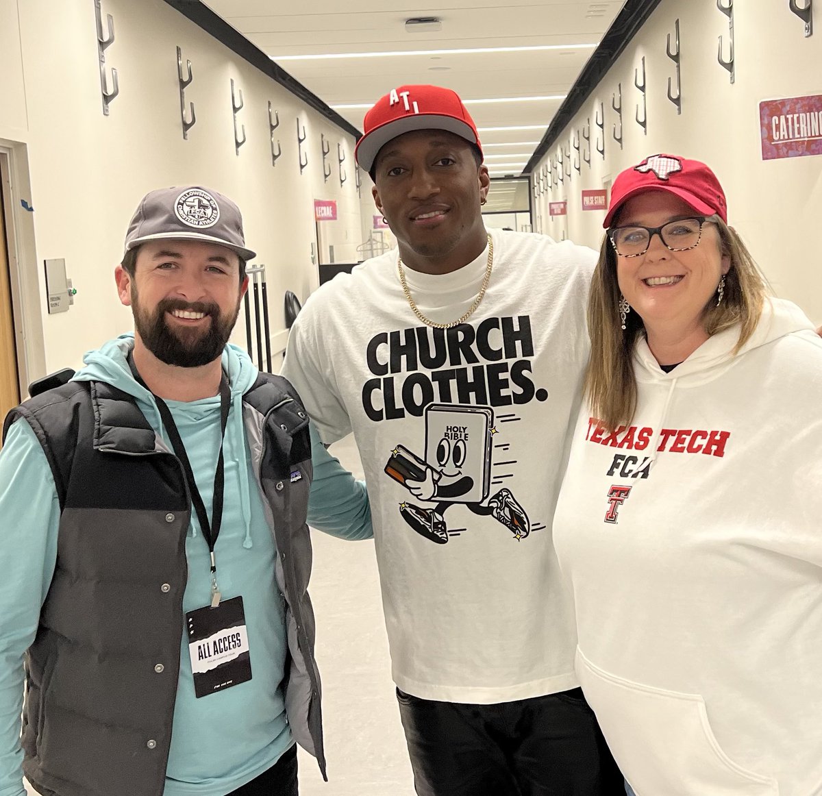 CorbinYoungFCA's tweet photo. Grateful to be in the battle for the souls of college students with these #DangerousDisciples. By God’s grace, through faith in Christ alone, hundreds responded to the gospel last night.
#116clique https://t.co/tirCV60Ace