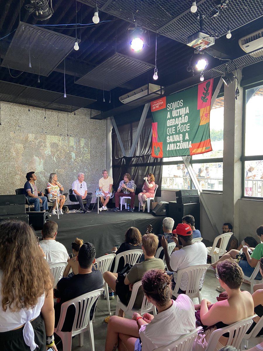 Participando da 13º Bienal da União Nacional dos Estudantes. Arte e cultura dos/as estudantes e das juventudes de todo o Brasil.