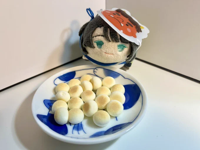 「主?」なあに?「今日は豆まきをするって言ってたよね?」そうだね「これはたまごボー…」豆です(即答)「いや、違…」ま め で す !!!「っ…来年は計画的に購入しようね」油断してたら近所のスーパー全滅でした!!仕方ねぇからたまごボーロだよ!!! 