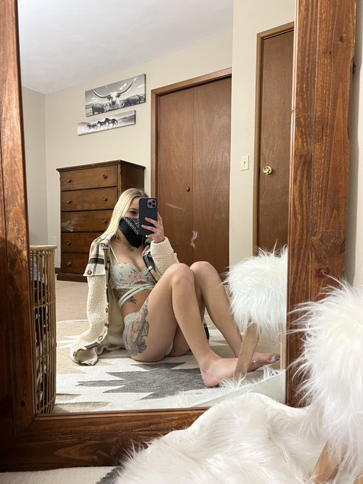 What would you do to me if we were alone together;) #onlyfans #BlueCollar #Petite #boobs #countrygirl<a href="/tag/countrygirl"class="tags"><span>#countrygirl</span></a><a href="/tag/boobs"class="tags"><span>#boobs</span></a><a href="/tag/petite"class="tags"><span>#petite</span></a><a href="/tag/bluecollar"class="tags"><span>#bluecollar</span></a><a href="/tag/only"class="tags"><span>#only</span></a>
