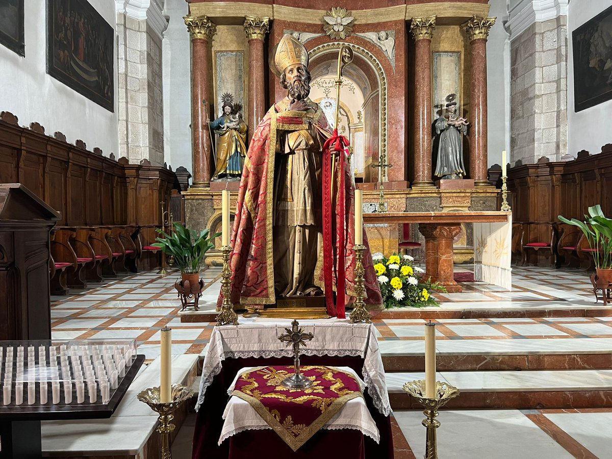 UPelBuenPastor's tweet photo. Hoy celebramos San Blas en la iglesia de San Vicente, si todavía no has pasado por allí estás a tiempo. Esta tarde de 17 a 21 seguirá expuesta su reliquia y podrás adquirir las tradicionales cintas bendecidas. También habrá eucaristía a las 20.00 h.
#SanBlas #Martir #Cintas https://t.co/gjFfwuDTGG