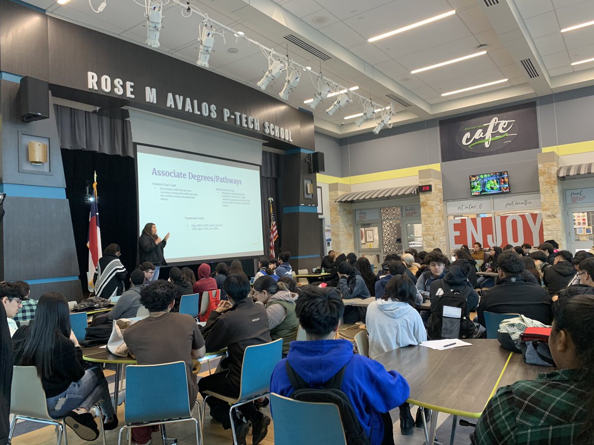 AvalosPTECH's tweet photo. Senior Class meeting happening now! #ClassOf2023 will finish strong💪🏽 #FirstGraduatingClass #WorkHardPlayHard #EveryStudentAPath #EveryStudentADestiny https://t.co/CRjerKGKAS