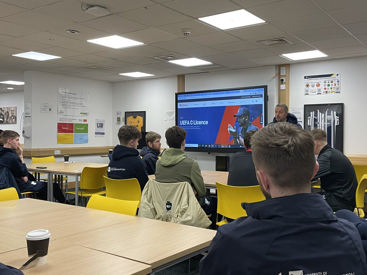 wlv_scp's tweet photo. Courses and CPD with @EnglandFootball @BirminghamFA @BC_CoachesClub on UEFA C Intro , Mentoring and Multiskills today #OntheGrass #Workforceready ⚽️⚽️⚽️⚽️ https://t.co/LWtrohOYu6