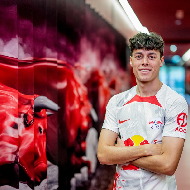 RBLeipzig's tweet photo. Caden Clark ab sofort im RBL-Kader! 

Der 19-Jährige ist seit dem heutigen Freitag in Leipzig, wird in den kommenden Tagen in den Trainingsbetrieb einsteigen und erhält die Rückennummer 28 🤝

Alle Infos zu unserem US-Boy 🇺🇸 ⬇️