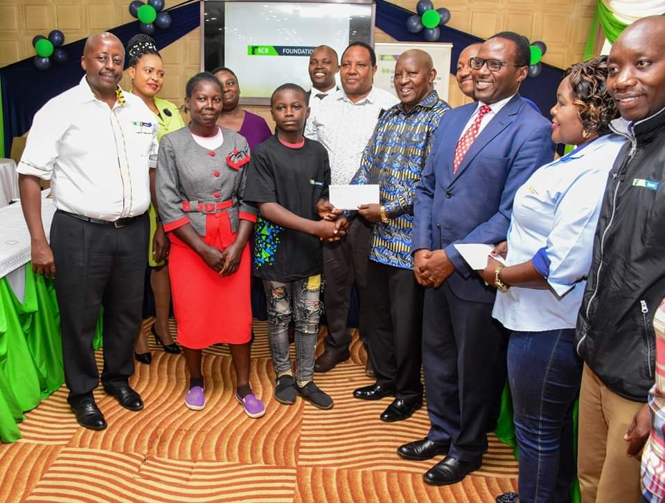 GovernorKahiga's tweet photo. I commissioned a cohort of 17 bright students whose secondary education will be fully sponsored by the KCB Foundation @KCBGroup.

Through the Public - Private Partnership, my administration is committed to collaborating with the KCB bank through initiatives. https://t.co/hZ94zCwAAo