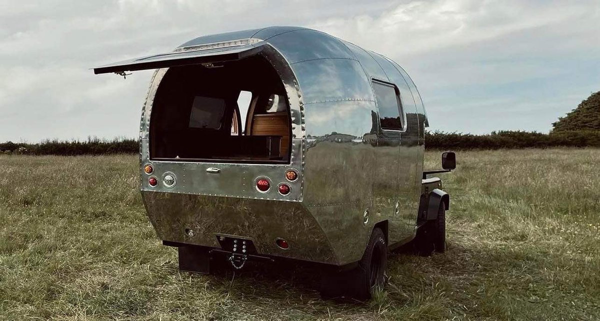 CaravanCloud's tweet photo. MEET THE AUROCH…an absolute beast of an rv!😱 

Produced by the customs workshop, Duckworth Overland, this modified defender costs just over $430k 

Capable of muddy trails, off roads, grassy hills and river beds, it’s the uptime adventure companion 🤙

#uniqueoftheweek https://t.co/n5GJlFbuOx