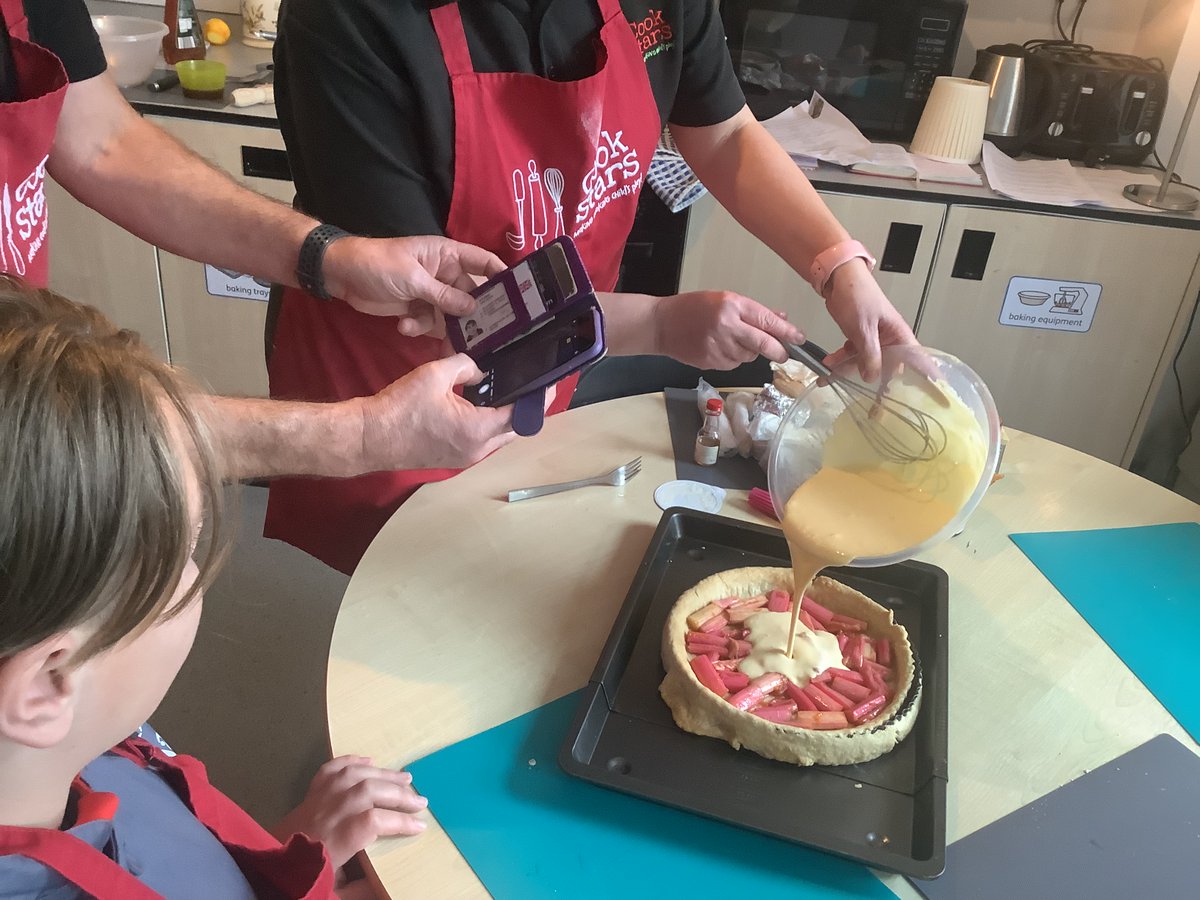 Ganton_Hull's tweet photo. Thank you @SarahPCookStars for the amazing desserts you and our amazing students created yesterday. @Bettys we know we can never replicate what you do.... but how did the students Fat Rascals measure up? https://t.co/cyCnjygzkA