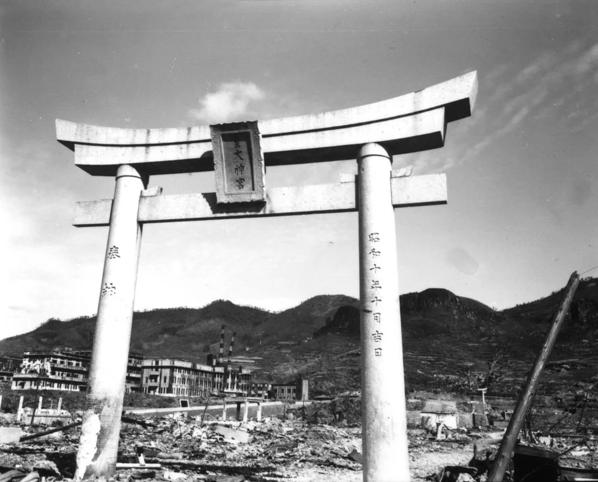 OccultaeV's tweet image. A Shinto Arch known as a “Torii Gate” stands before a destroyed shrine in Nagasaki after the area is hit by an atomic bomb in 1945

#TrinityTest #NuclearWeapons #Nukes #Radiation #Thermonuclear #Fission #Fusion