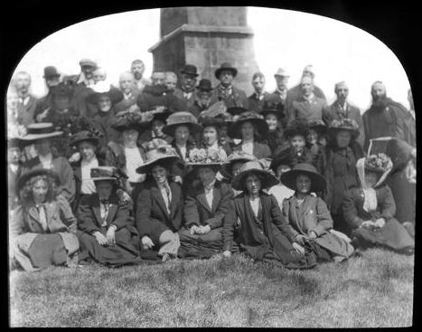 churcharchives's tweet photo. Photo of a pilgrimage to Lough Derg, County Donegal, in about 1910. From the Irish Capuchin Archives. Link to online catalogue entry: https://t.co/AEJfaQI7aw #CatholicArchives https://t.co/KqPRSarFGv