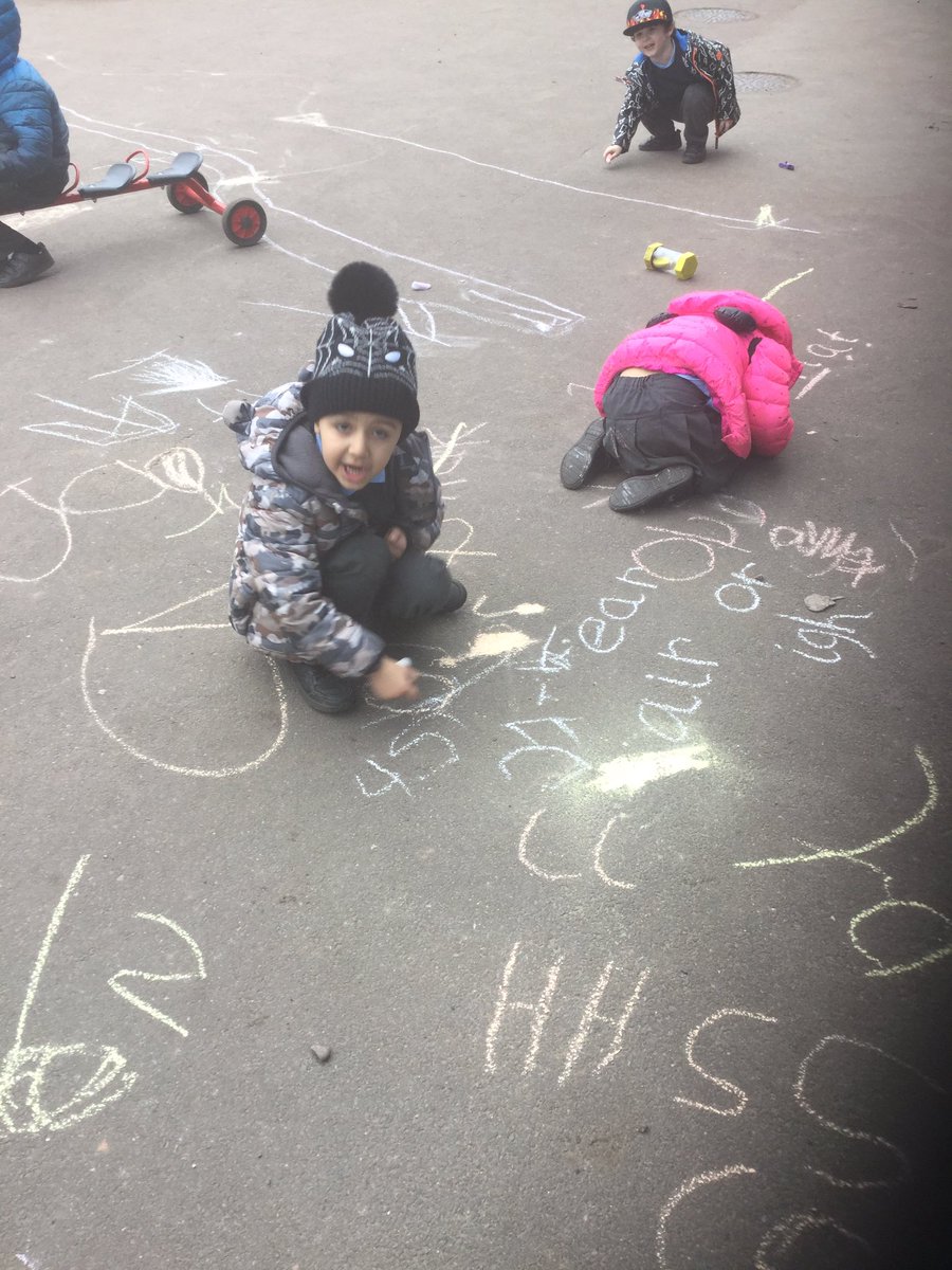 AHMrsMoore's tweet photo. So proud that we’ve chosen to practise our digraph and trigraph phonic sounds and number sentences outside 💫👏🏽 #selfinitiatedlearning @AcreHall https://t.co/KYbFnAv4Lz