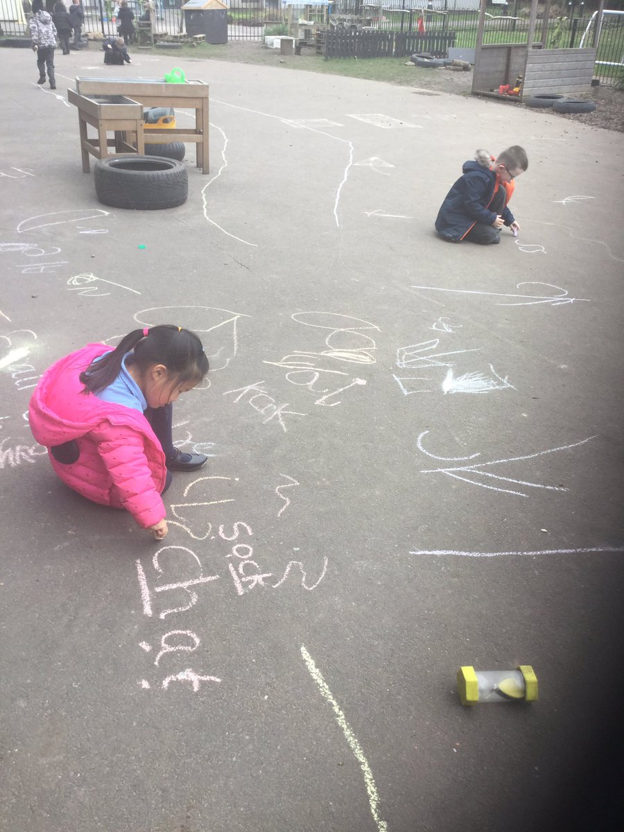AHMrsMoore's tweet photo. So proud that we’ve chosen to practise our digraph and trigraph phonic sounds and number sentences outside 💫👏🏽 #selfinitiatedlearning @AcreHall https://t.co/KYbFnAv4Lz