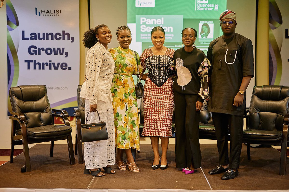 tolanithomas's tweet photo. I set out to make impact and I did it. 🌟

I’m so happy our inaugural Business Seminar was a success. It’s been 5 years helping businesses launch, grow and thrive. Thankful for the opportunity to impact businesses with amazing people. 🎉🥂 https://t.co/WDxMpXQWWj