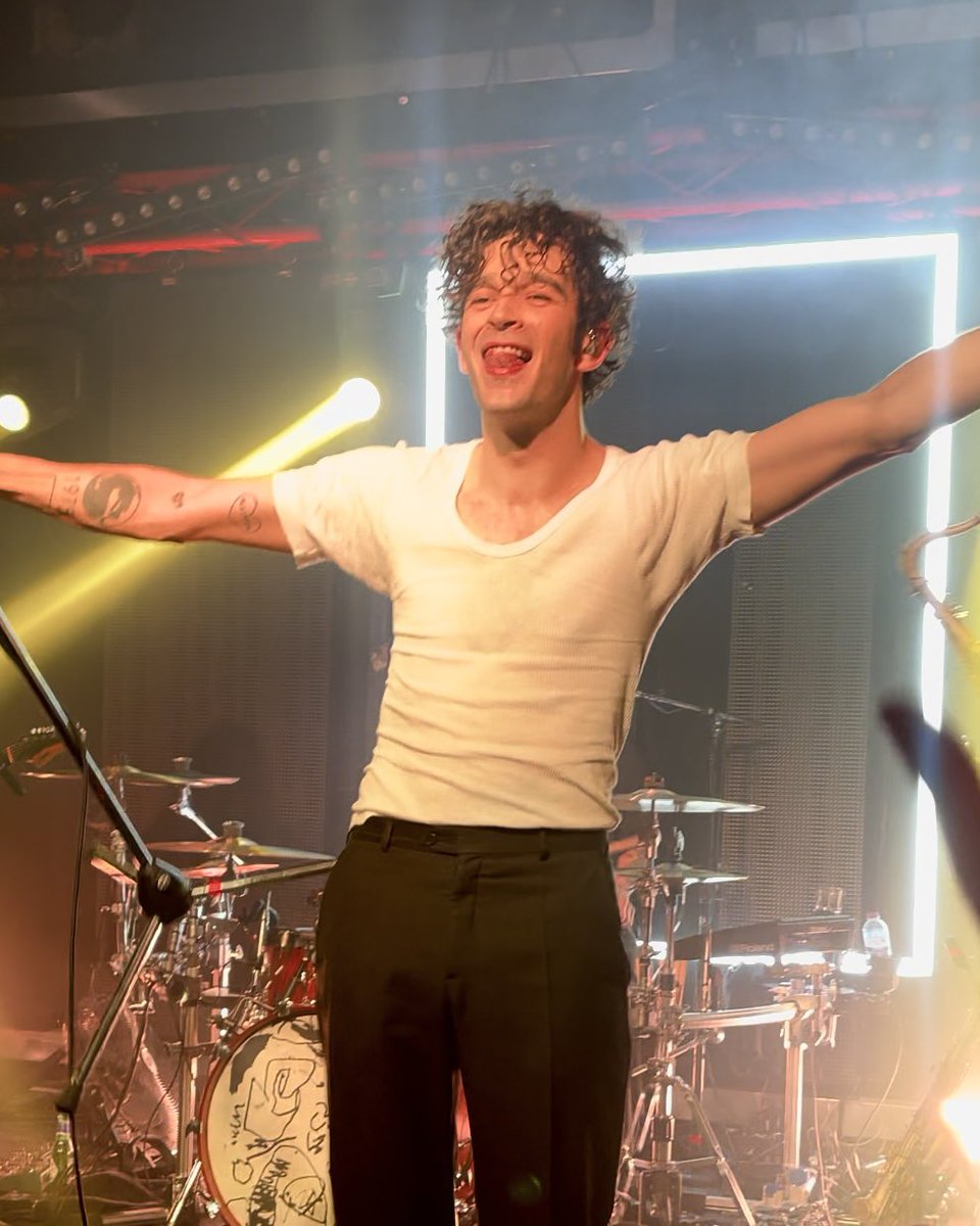 slut4dlid's tweet photo. HE LOOKS SO HAPPY IM ACTUALLY GONNA HAVE A BREAK DOWN🥲 https://t.co/Xp6u8Sz6vE
