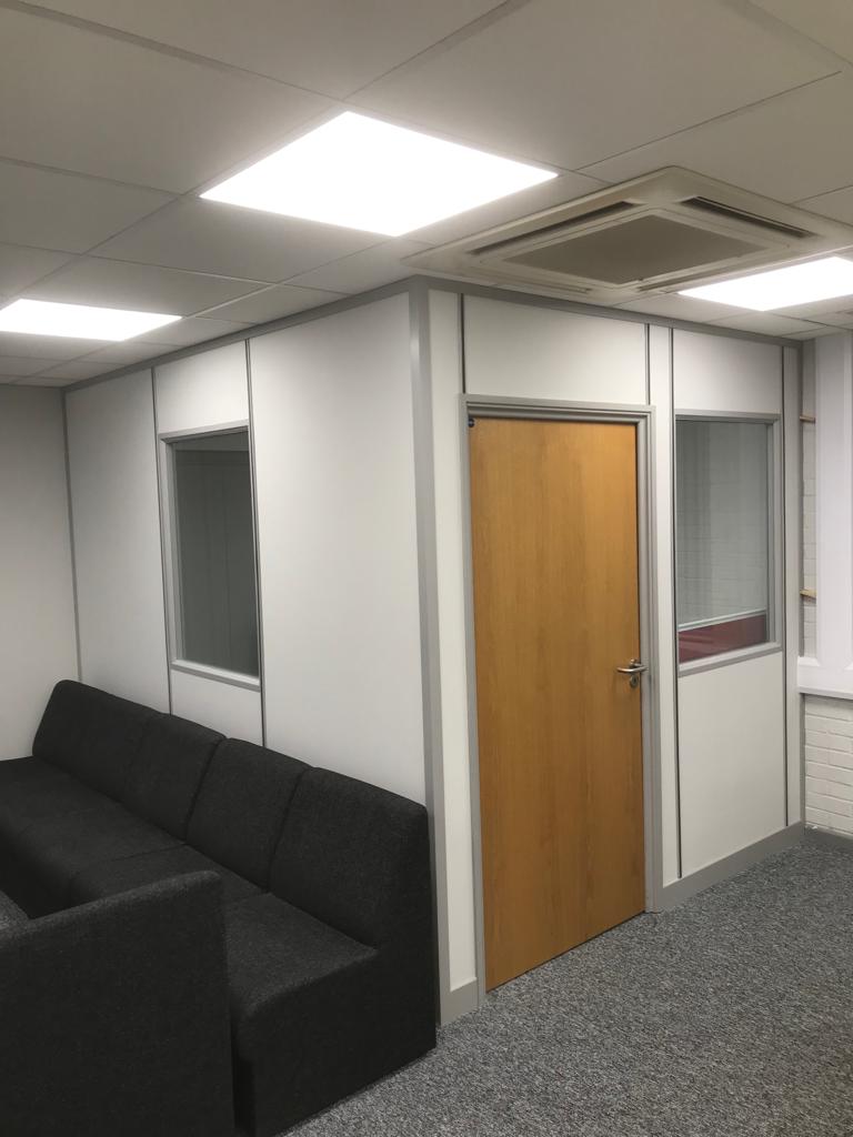 projects_one1's tweet photo. For this demountable partition build we saved the client several hundred pounds by re-using a number of components.

Please get in contact via info@projects-one.co.uk if you have any partitioning needs.

#partition #reuse #recycle #refurbishment #interiors https://t.co/EZqnjLeQ7a