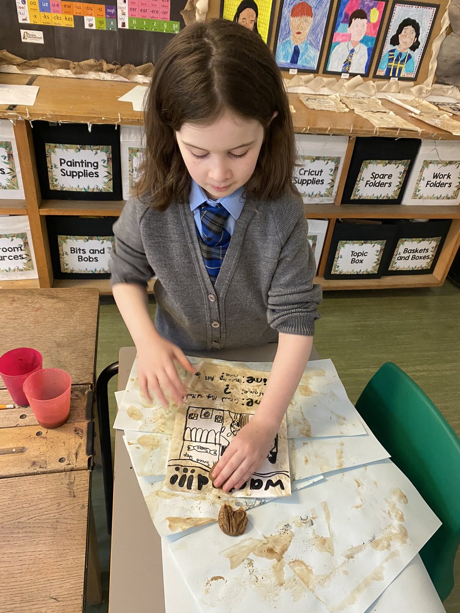 fernhillp5's tweet image. Today we created #WantedPosters for the Grand High Witch in Roald Dahl’s #TheWitches! We then Tea-Stained our posters to create the old-time paper effect! #Committed #SuccessfulLearners #ThisIsWhereWeBelong ☕️📜📖