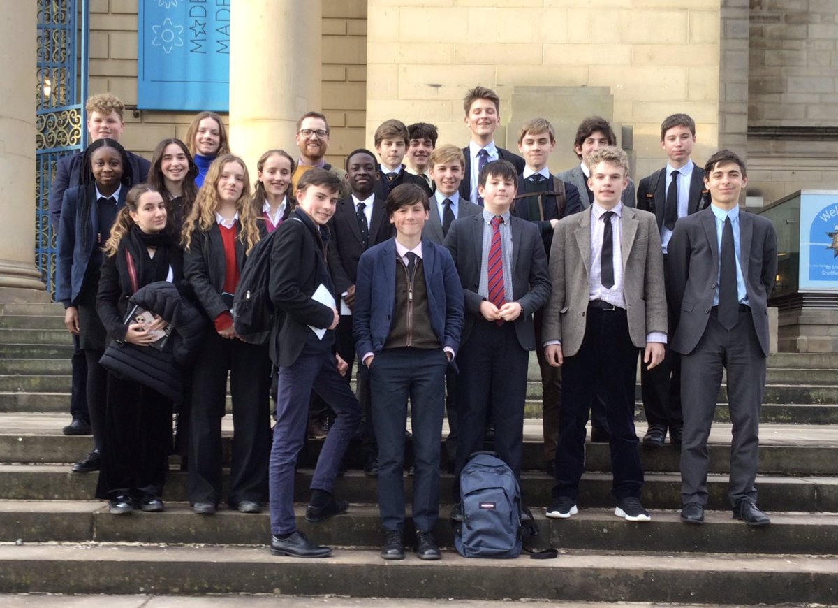 AmpCollScience's tweet photo. Some of our Year 10 Scientists had a great day out in Sheffield yesterday with  @gcsesciencelive  - they listened to a fantastic variety of inspirational #STEM  speakers from all areas of Science including Robert Winston, Simon Singh and Hannah Critchlow @AmpleforthColl https://t.co/YekeO0vVpR