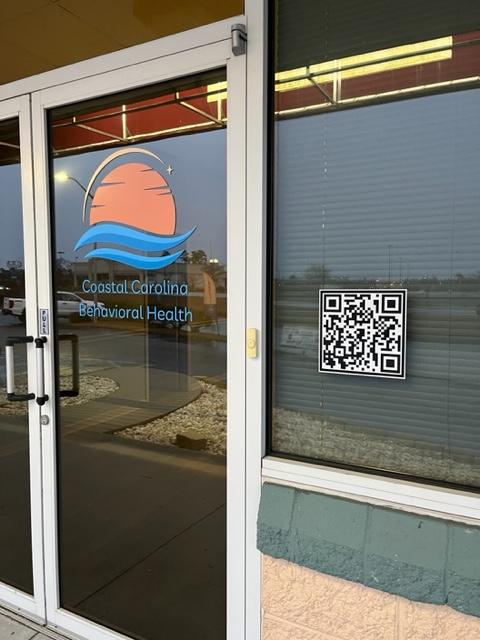 ShipOnSiteSC's tweet photo. Did you know that ShipOnSite does window graphics?  Here's a new business window vinyl design with QR code we did for a new behavioral health practice opening in the South Strand. #ShipOnSite #GraphicsOnSite #PrintOnSite #PackageHub #PackageHubOnSite https://t.co/gcbDaopLw2