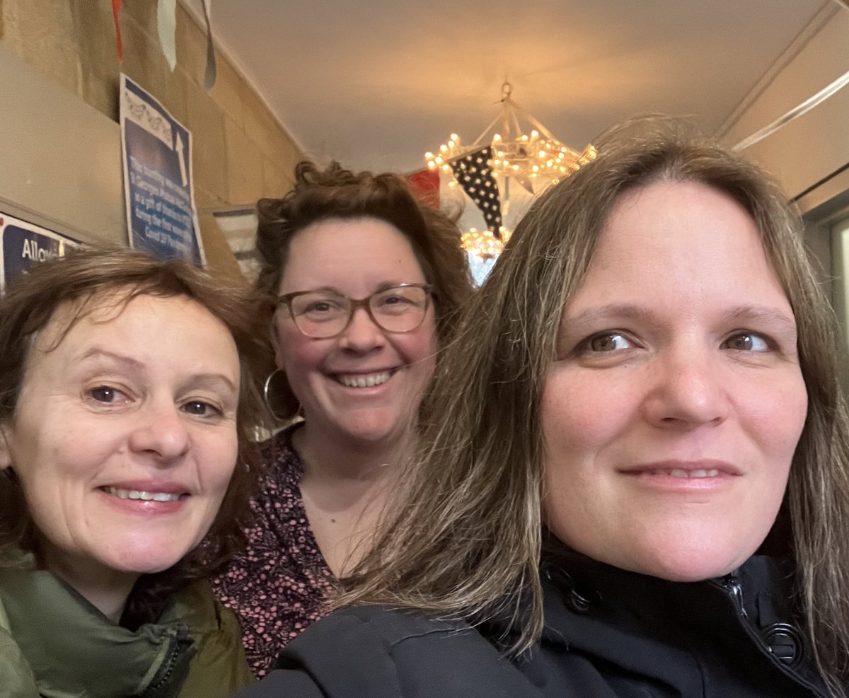 Kentish Towning this afternoon. Lunch at the fabulous <a href="/BabujiUK/">Babuji</a> and a visit to the ever wonderful <a href="/KentishTownCC/">Kentish Town Community Centre</a>