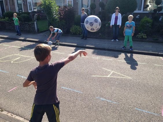 NoContextBrits's tweet image. Settle a debate. What’s this game called?