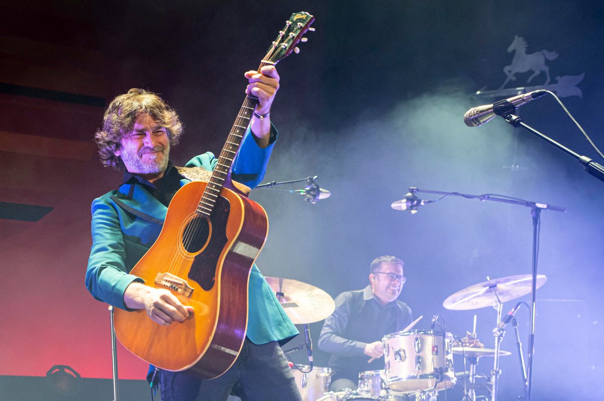 d_gomez38's tweet photo. The last weekend we went to the concert of Quique Gonzalez, a Spanish singer-songwriter. It was amazing.
@CfaCornella
#greatweekend
#english3morning
#learningenglishatcfa https://t.co/y7WRBZqIkv
