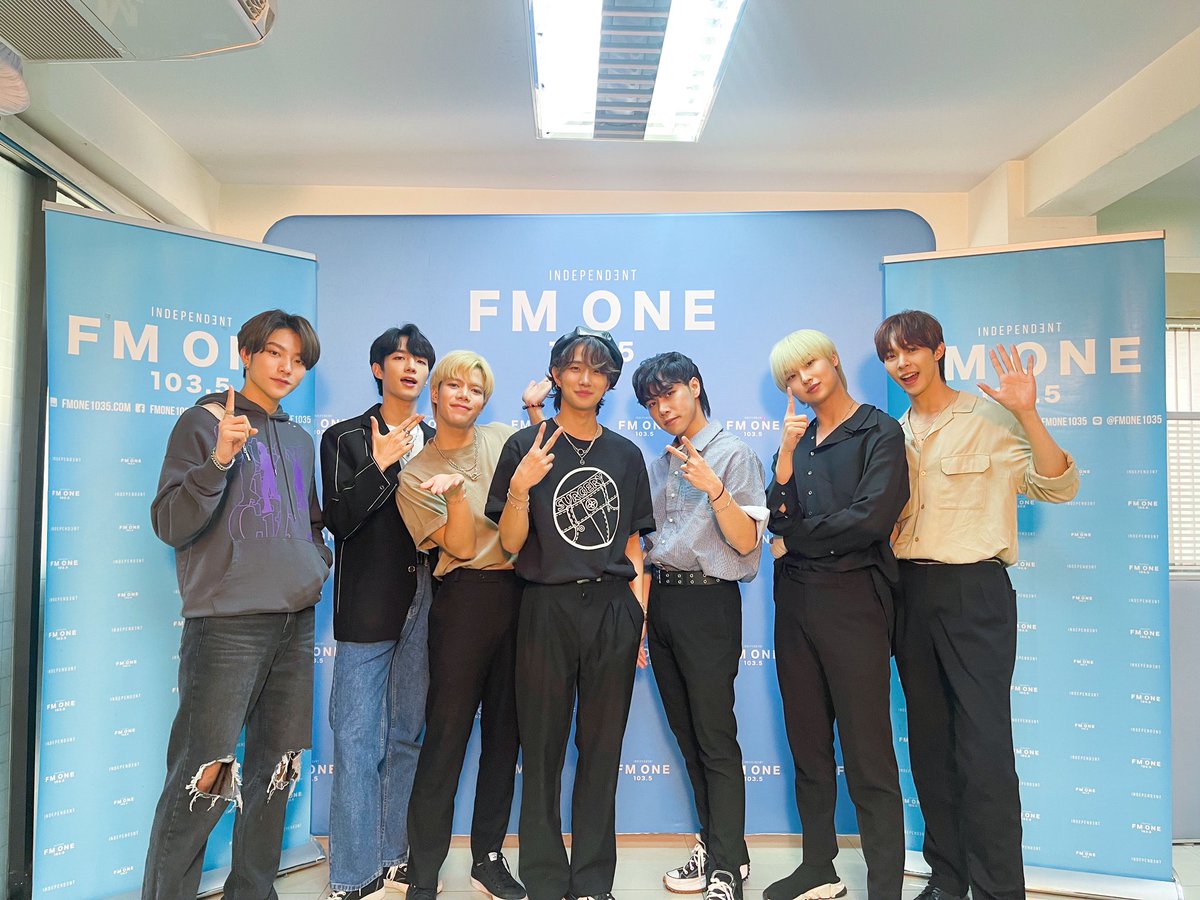 The7_official's tweet photo. ขอขอบคุณสื่อและทางรายการ Mellow POP ,Super บันเทิง , ID Station ,FM ONE 103.5 ,แนวหน้าออนไลน์ ,Youngster MONO29 และ  EFM Station  ที่ให้พวกเราได้มาโปรโมทเพลง GET LOOSE 

และฝากติดตามผลงานพวกเรา THE7 กันด้วยนะครับ ✨

(1) 

#THE7 #THE7_GETLOOSE https://t.co/ab3irtOosl