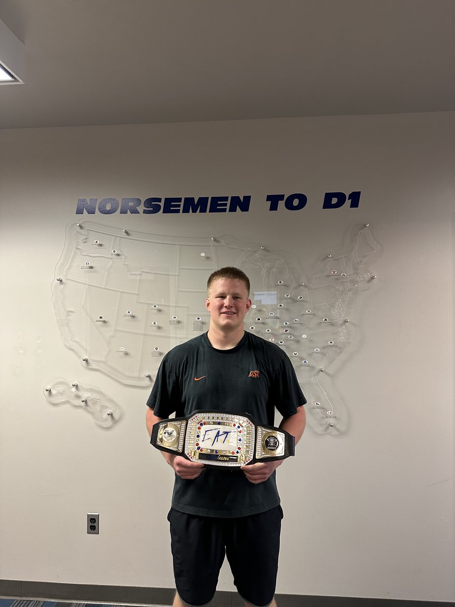#FinishFriday EAT Champion of the day! (Alpha) 
<a href="/Anderson44Sam/">Samuel Anderson</a> coaches check him out!
#EAT
#Effort
#Attitude
#Toughness
#MadeOnTheBanks