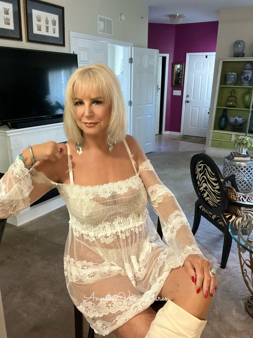 Anneke Van Buren Tampa Mature Goddess 18+ - Good Friday morning my friends. Do you like my sheer lace mini dress? 💋 https://t.co/0HkW8JWz7r