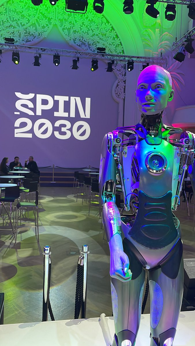 HolgerMannLE's tweet photo. Heute viel Robotik, aber wenig Menschen o. Interaktion bei „SPIN2030“. Was die Agenda für die #Wissenschaft in #Sachsen sein soll, bleibt nebulös. Die schönen PR-Bilder und Präsentationen, gehen leider ohne Konzept an zentralen Zielgruppen (Schüler, Studis, Wirtschaft) vorbei. https://t.co/dmhsiyIZVY