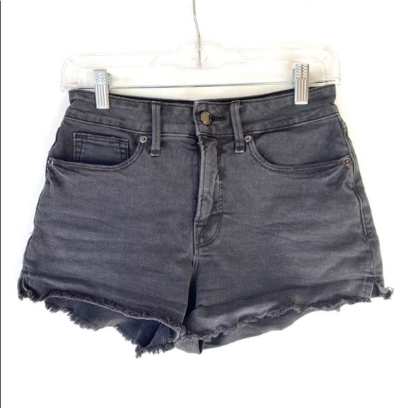 MandiesDiary's tweet photo. So good I had to share! Check out all the items I'm loving on @Poshmarkapp from @Reginarani @TraciThompson24 #poshmark #fashion #style #shopmycloset #goodamerican #salvatoreferragamo #jordache: https://t.co/Hw8GmWU0CL https://t.co/NVff15ZxTI