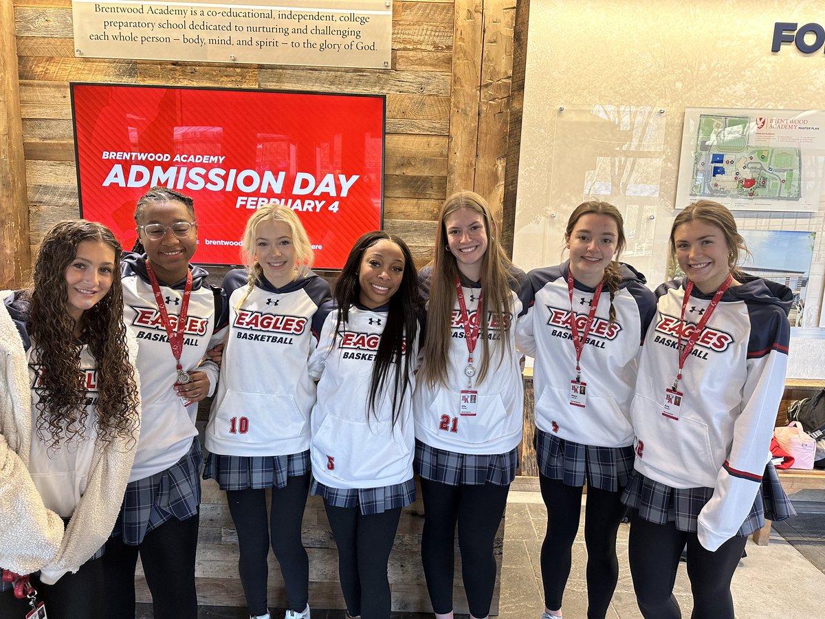 We had a great time greeting the little eagles this morning! 🦅