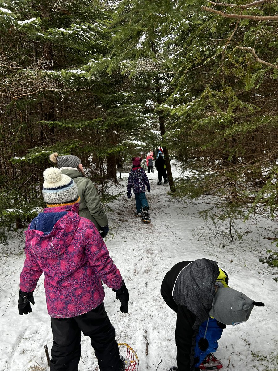 Goulds_Elem's tweet image. 4Hearn snowshoeing! Enjoying winter activities while we have snow!  #healthyliving #thisisfun