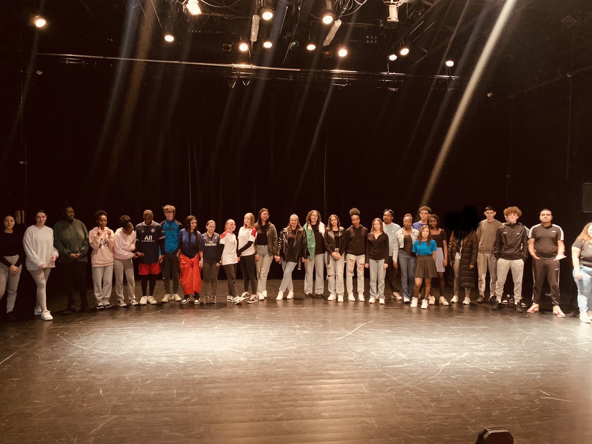 mon_tweete's tweet image. Aujourd’hui @CampusDrancy, magnifique représentation scénique de nos élèves de #2nde et #1ere #AEPA bonheur partagé et prestation réussie pour un monde utopique😉 merci à vous et aux #profs pour leur investissement sans faille ..#leselevesontdutalent @SebastienAmbit