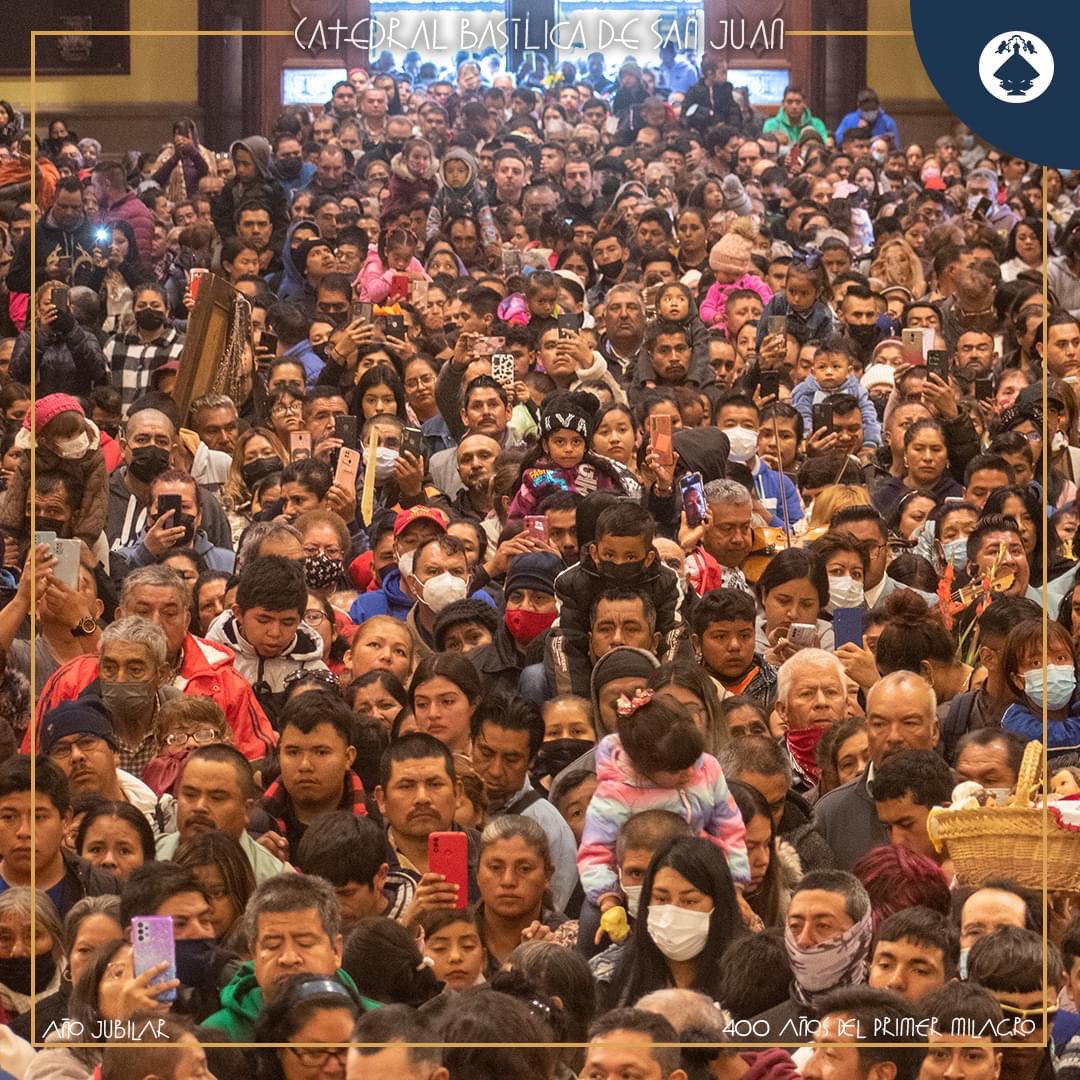 bajolalupaL's tweet photo. Así se celebró ayer el #DiaDeLaCandelaria en la. Catedral Basílica de la #VirgendeSanJuandelosLagos https://t.co/6kKi1JY9zD